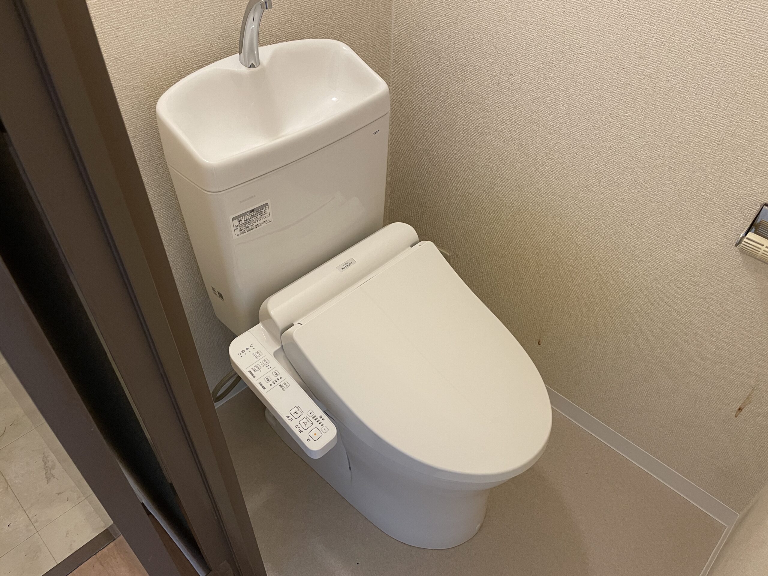 大阪市浪速区　マンションのリノベーション工事②　トイレ取替工事