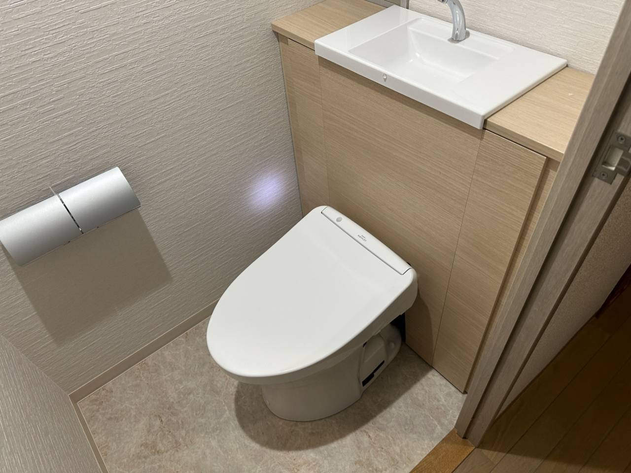 大阪市中央区　分譲マンションのトイレ取替リフォーム工事　ＴＯＴＯ　レストパル