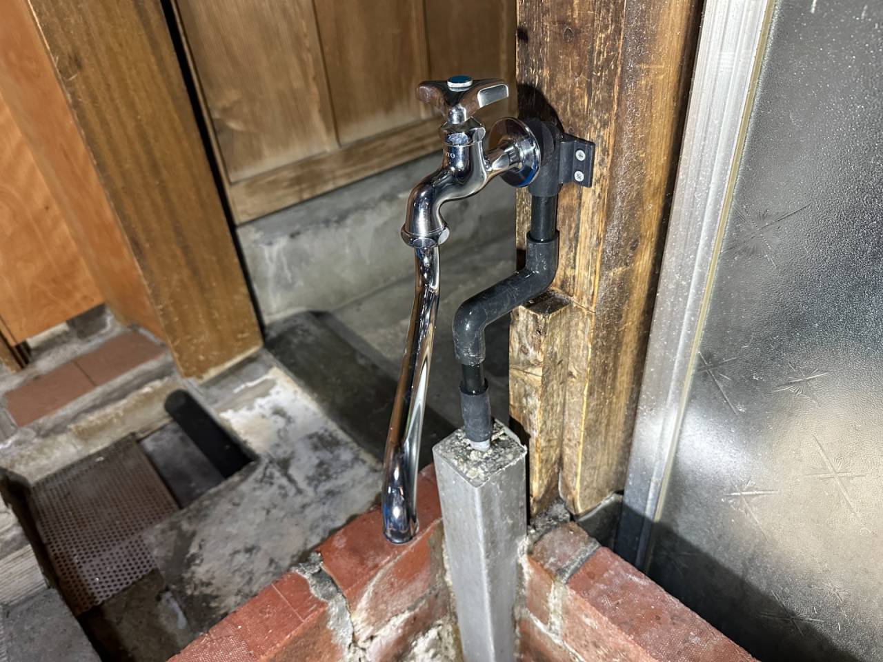 大阪市天王寺区　戸建て住宅の水栓柱水漏れ修理工事