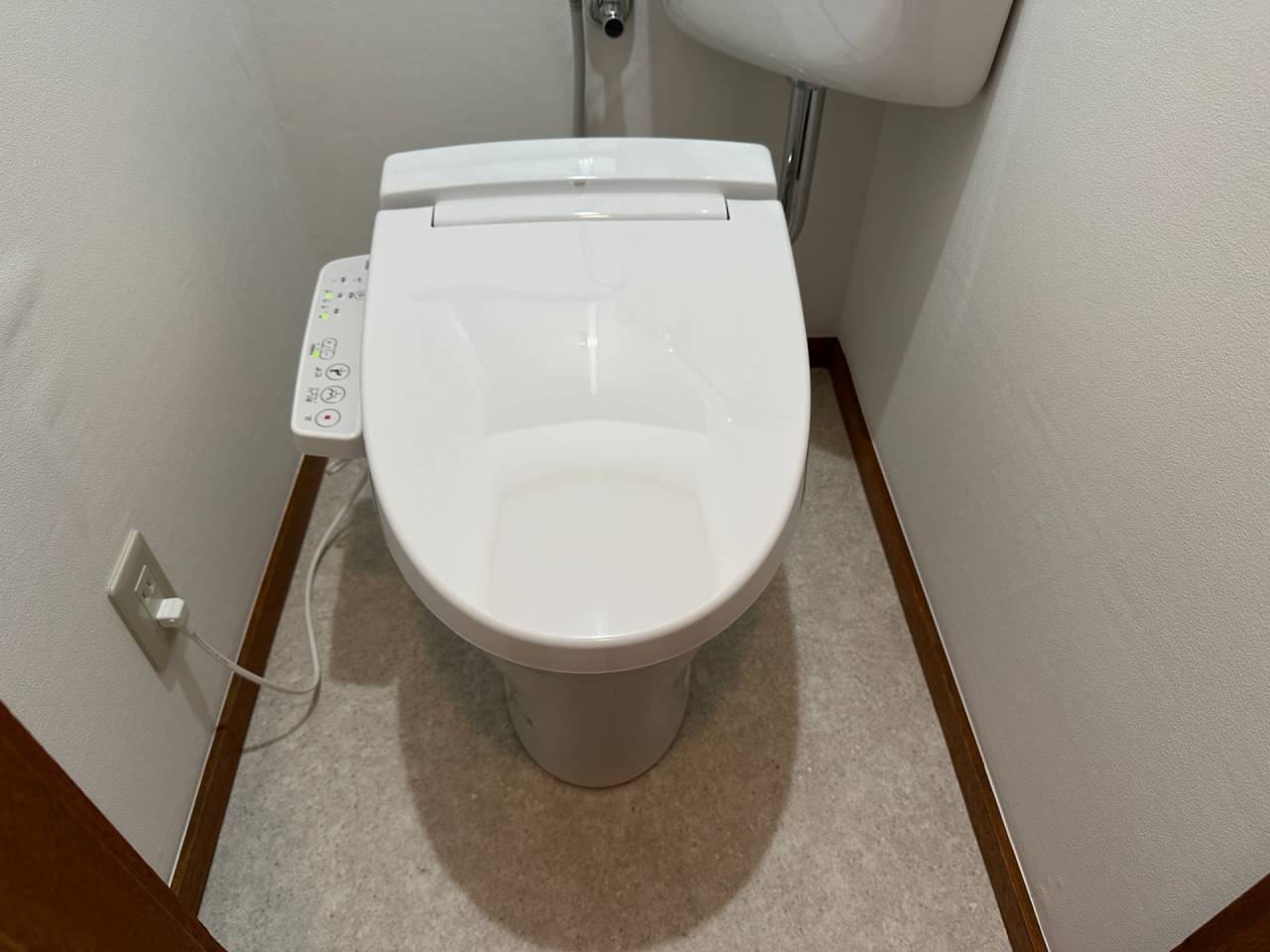 大阪市阿倍野区　戸建て住宅のトイレ取替リフォーム工事