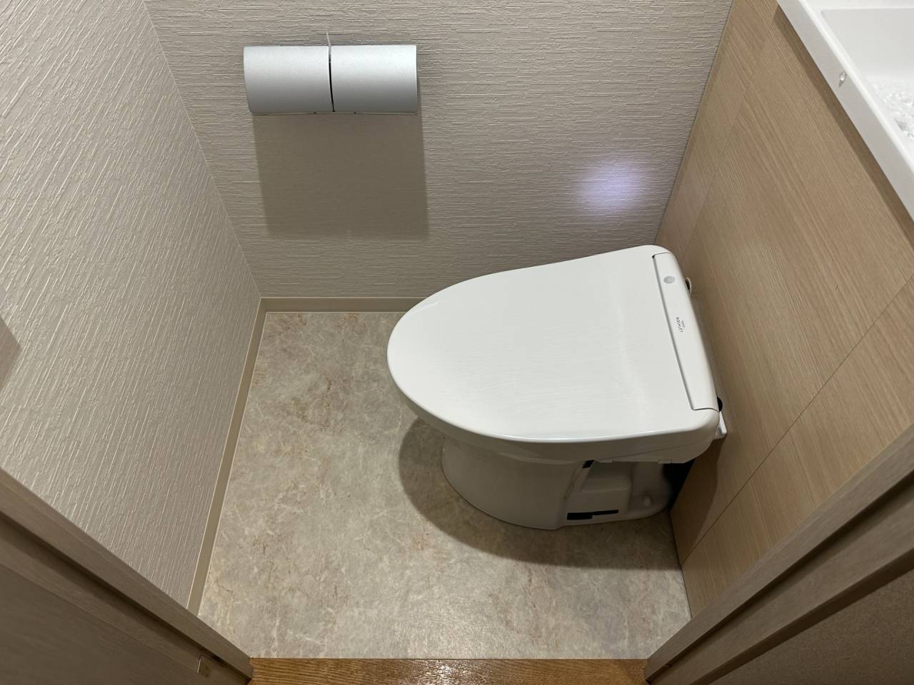 大阪市中央区　分譲マンションの洋式トイレ取替リフォーム工事　レストパルＩ型