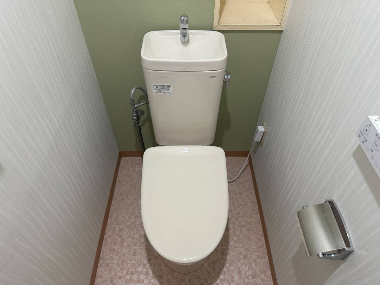 大阪市東住吉区　分譲マンションのトイレ取替リフォーム工事　内装工事も同時施工