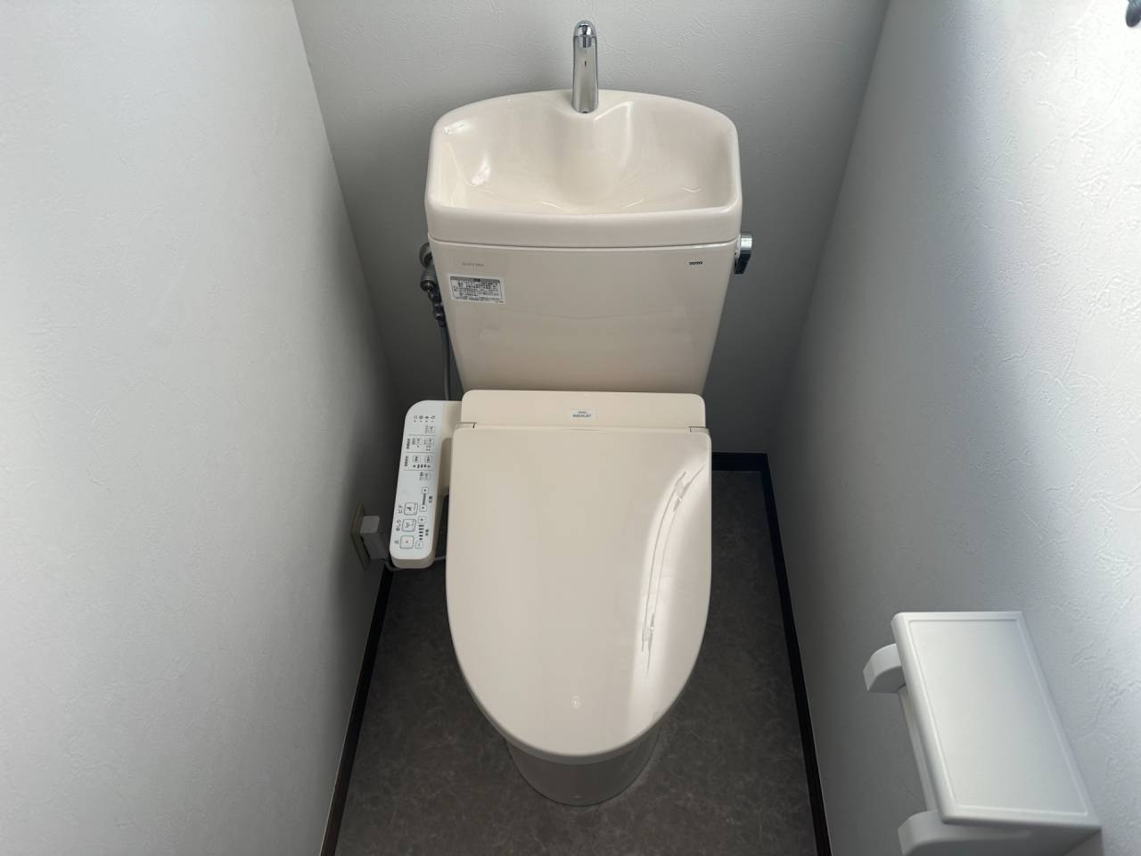 大阪市天王寺区　戸建て住宅の洋式トイレ取替リフォーム工事