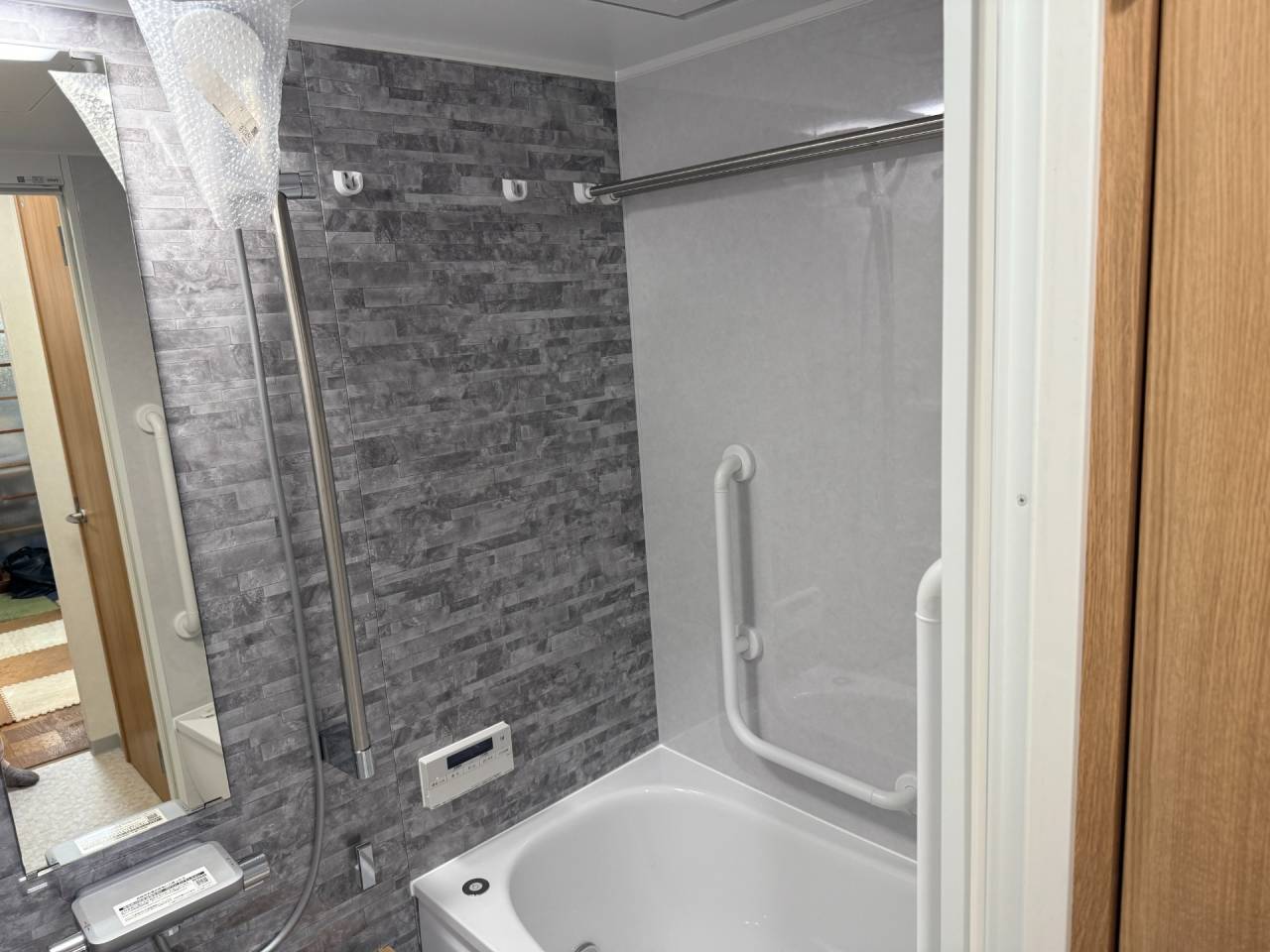 大阪市浪速区　戸建て住宅の浴室取替リフォーム工事　在来風呂からユニットバスに交換