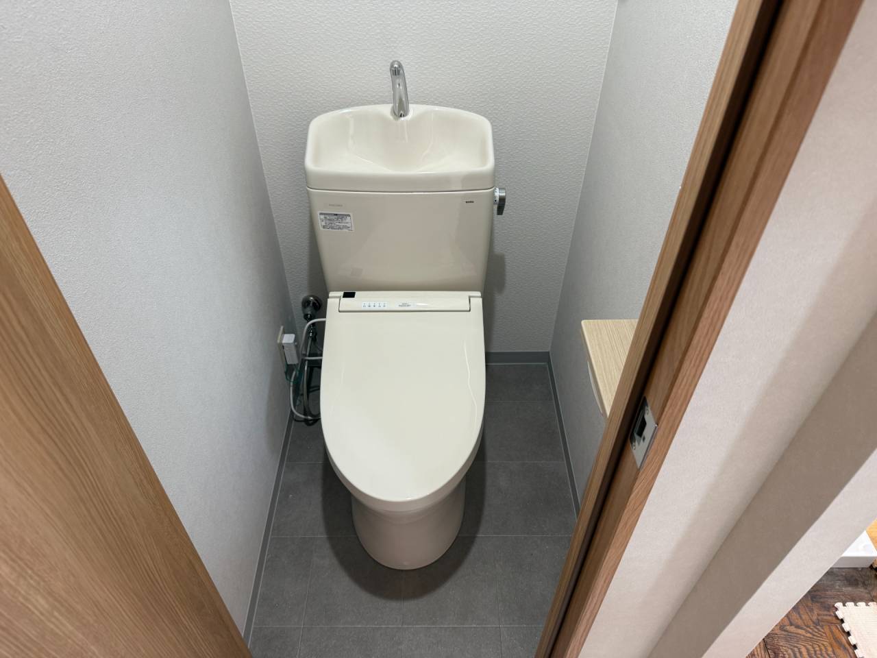 大阪市浪速区　戸建て住宅のトイレ移設リフォーム工事　浴室を拡張するために移設
