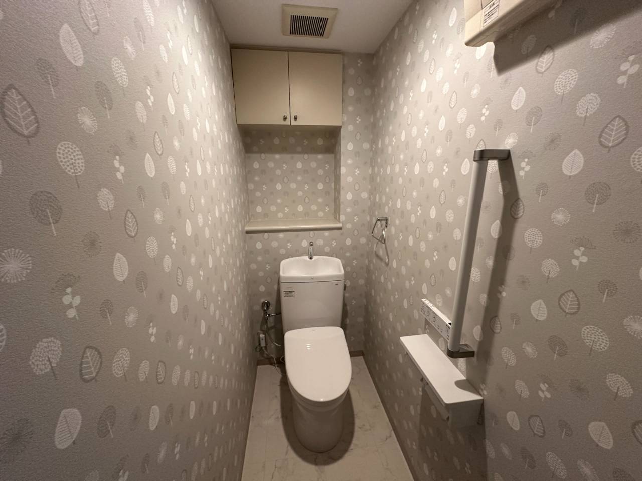 大阪市中央区　分譲マンションのトイレ取替リフォーム工事　アプリコット