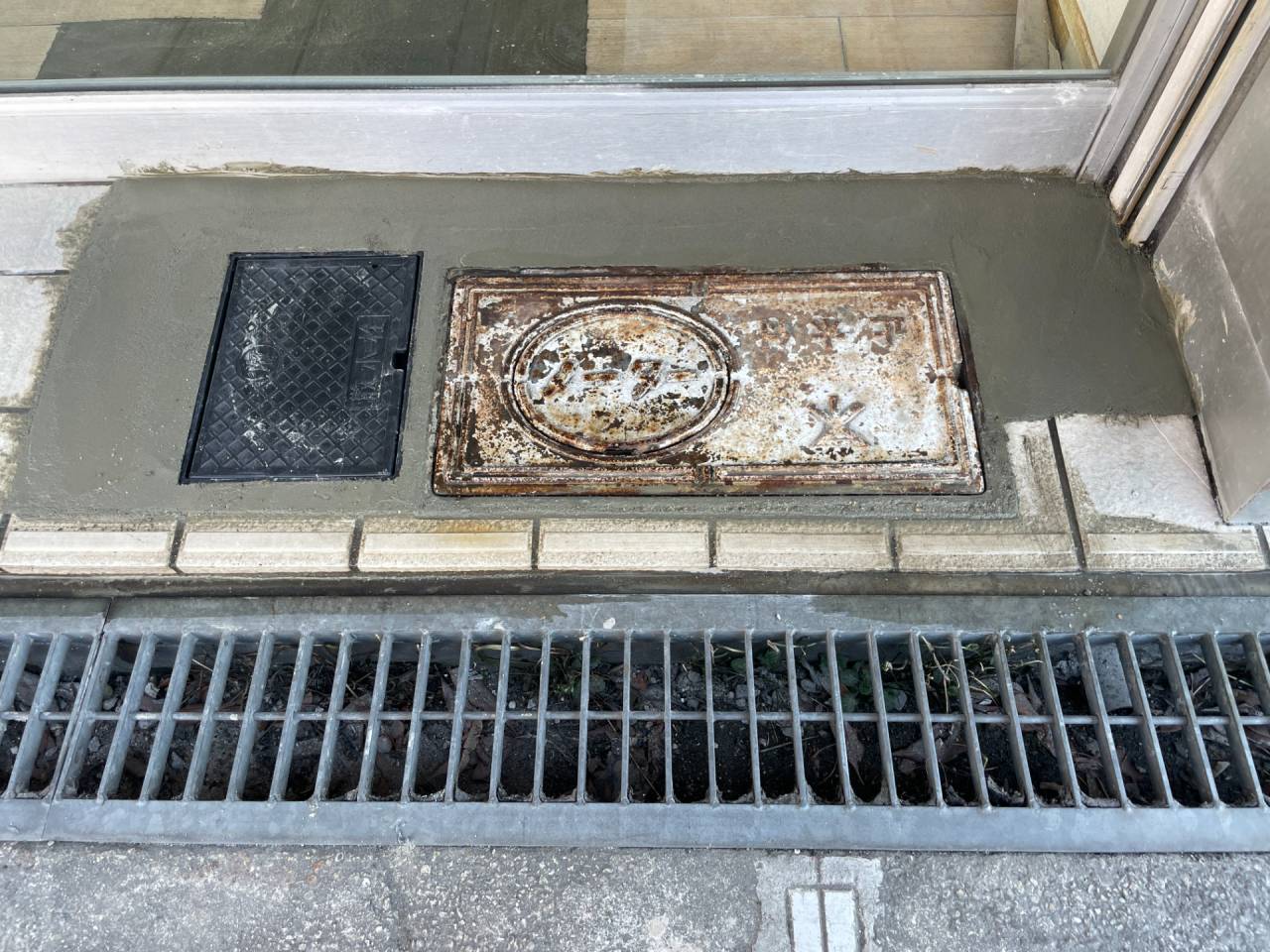 大阪市天王寺区　店舗の水漏れ修理工事　鉛管が使われていました