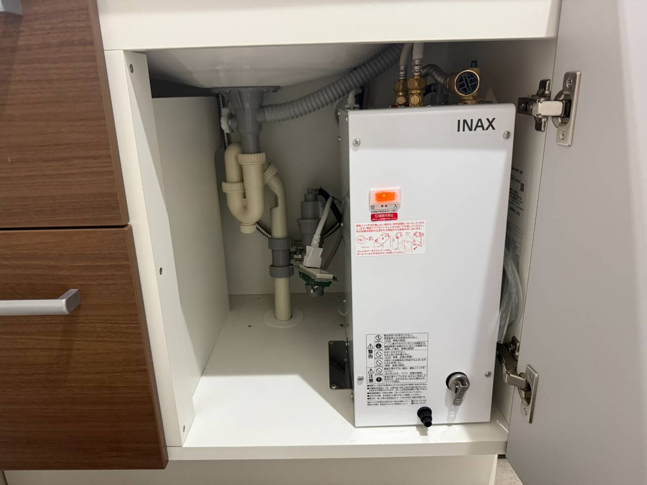 大阪市天王寺区　分譲マンションの小型電気温水器新設リフォーム工事