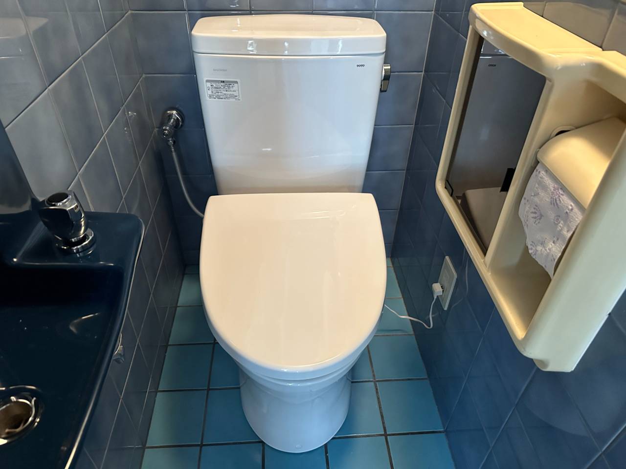 大阪市東住吉区　戸建て住宅のトイレ取替リフォーム工事　ピュアレストＱＲ