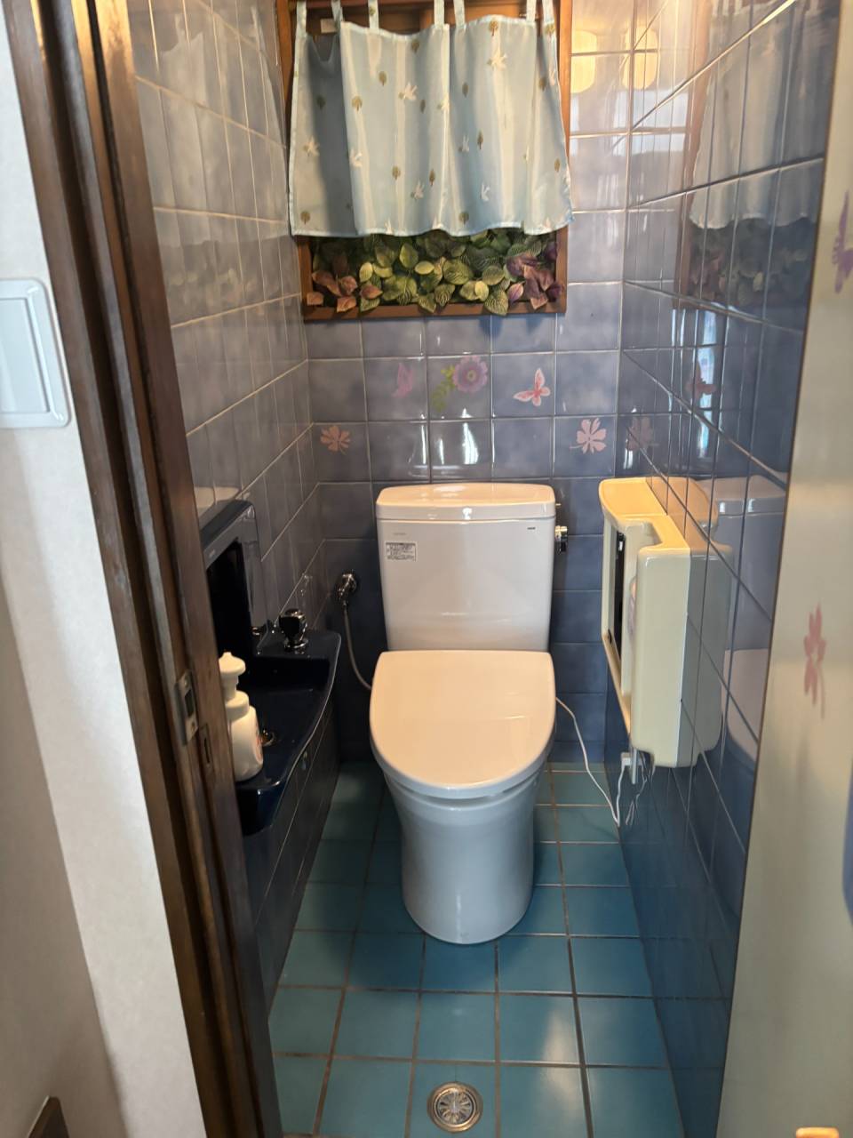 大阪市東住吉区　戸建て住宅の戸建て住宅のトイレ取替リフォーム工事　ピュアレストＱＲ