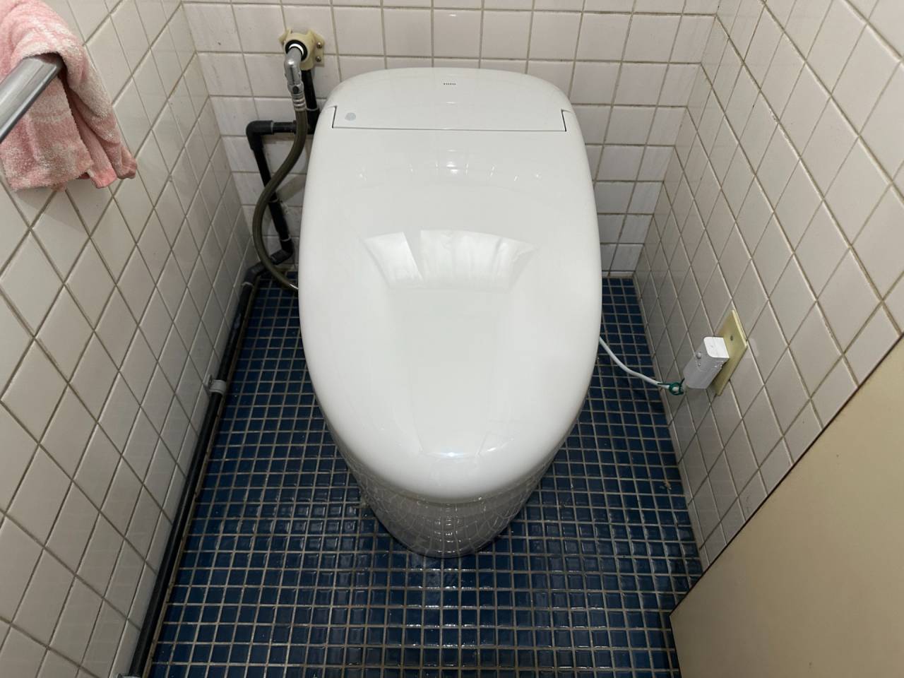 堺市西区　戸建て住宅の洋式トイレ取替リフォーム工事　ネオレスト