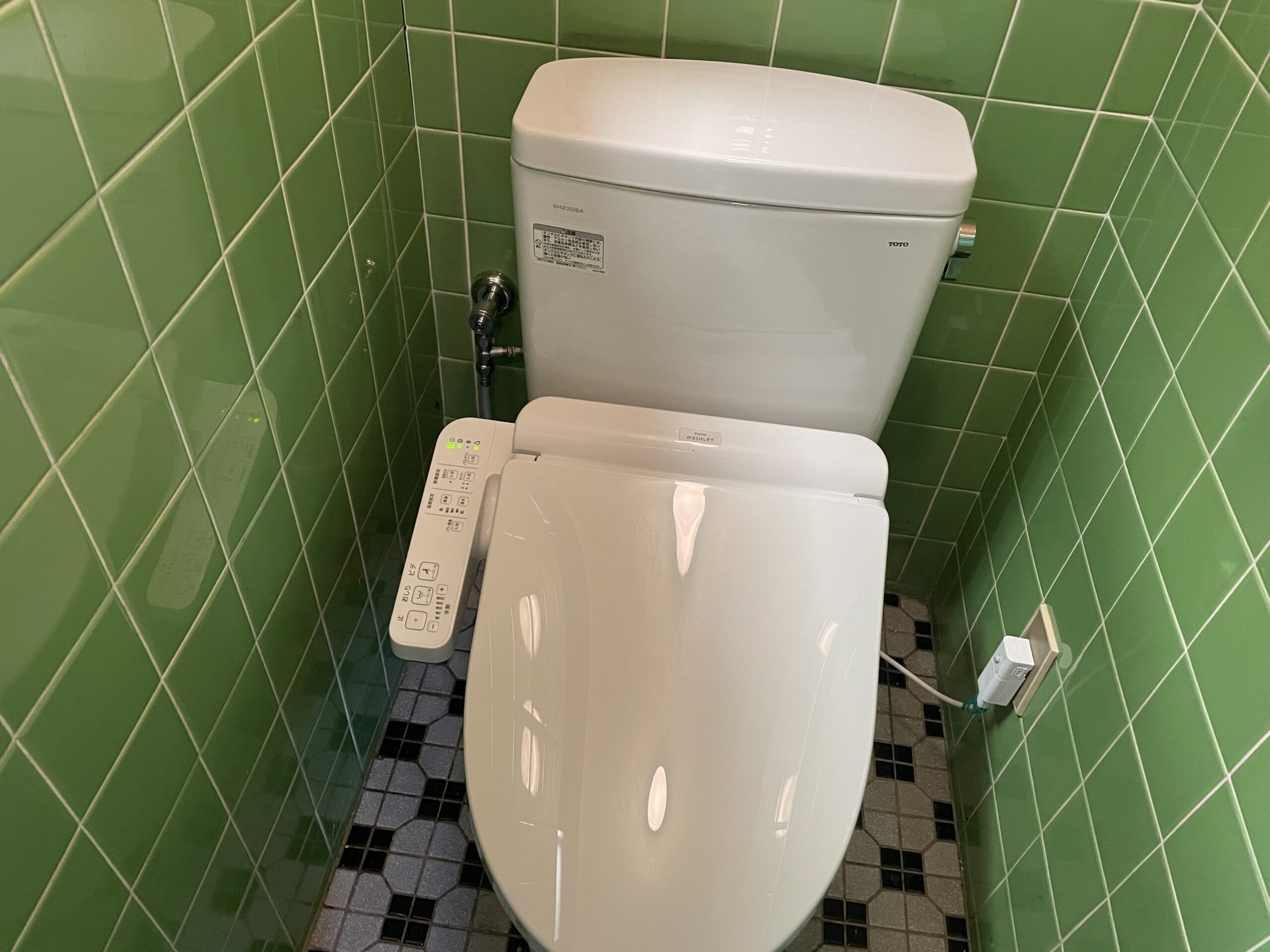 大阪市天王寺区　戸建て住宅のトイレ取替リフォーム工事　ＴＯＴＯ　ピュアレストＱＲ手洗いなし