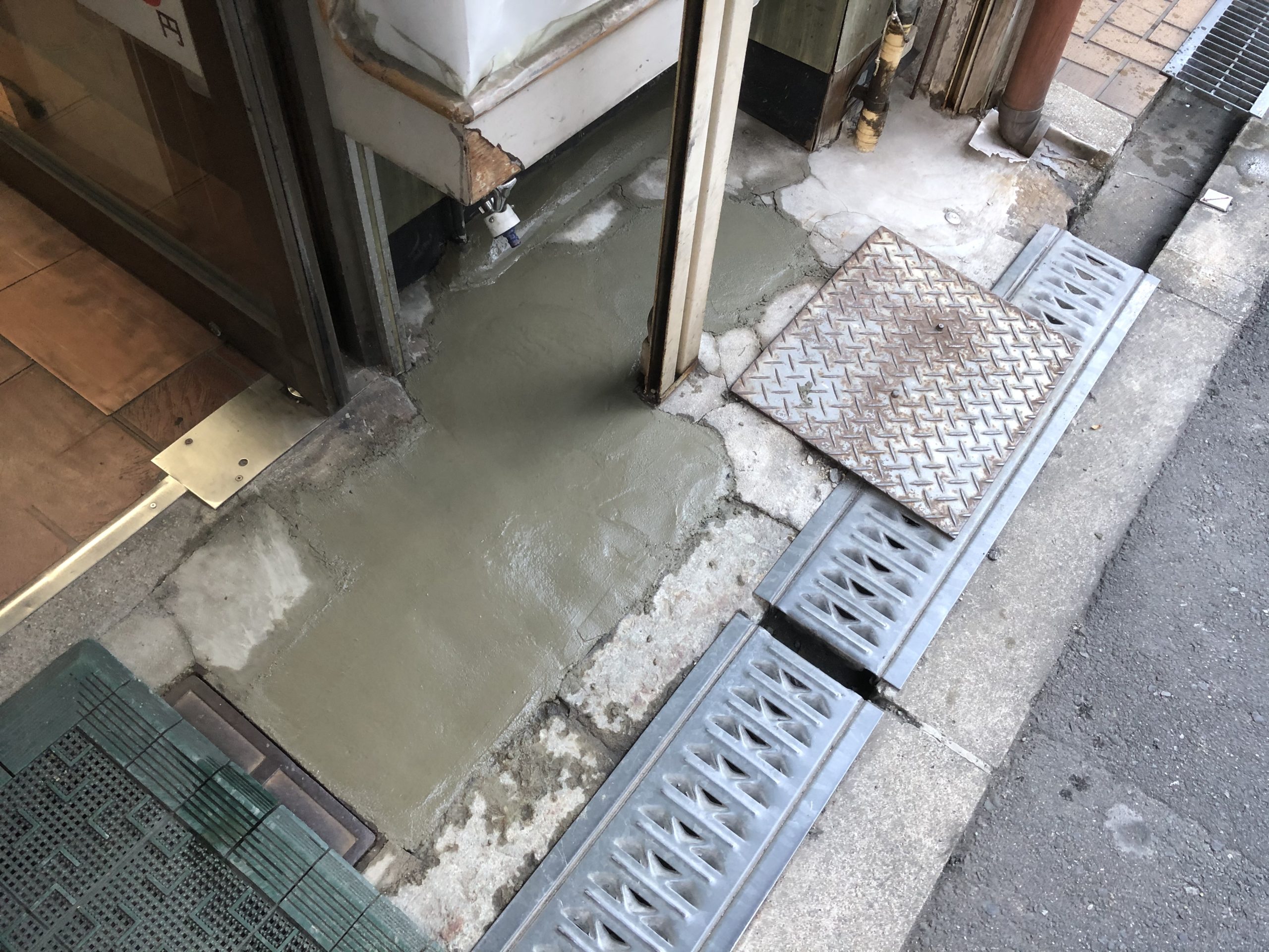 大阪市天王寺区　戸建て住宅の水漏れ修理工事