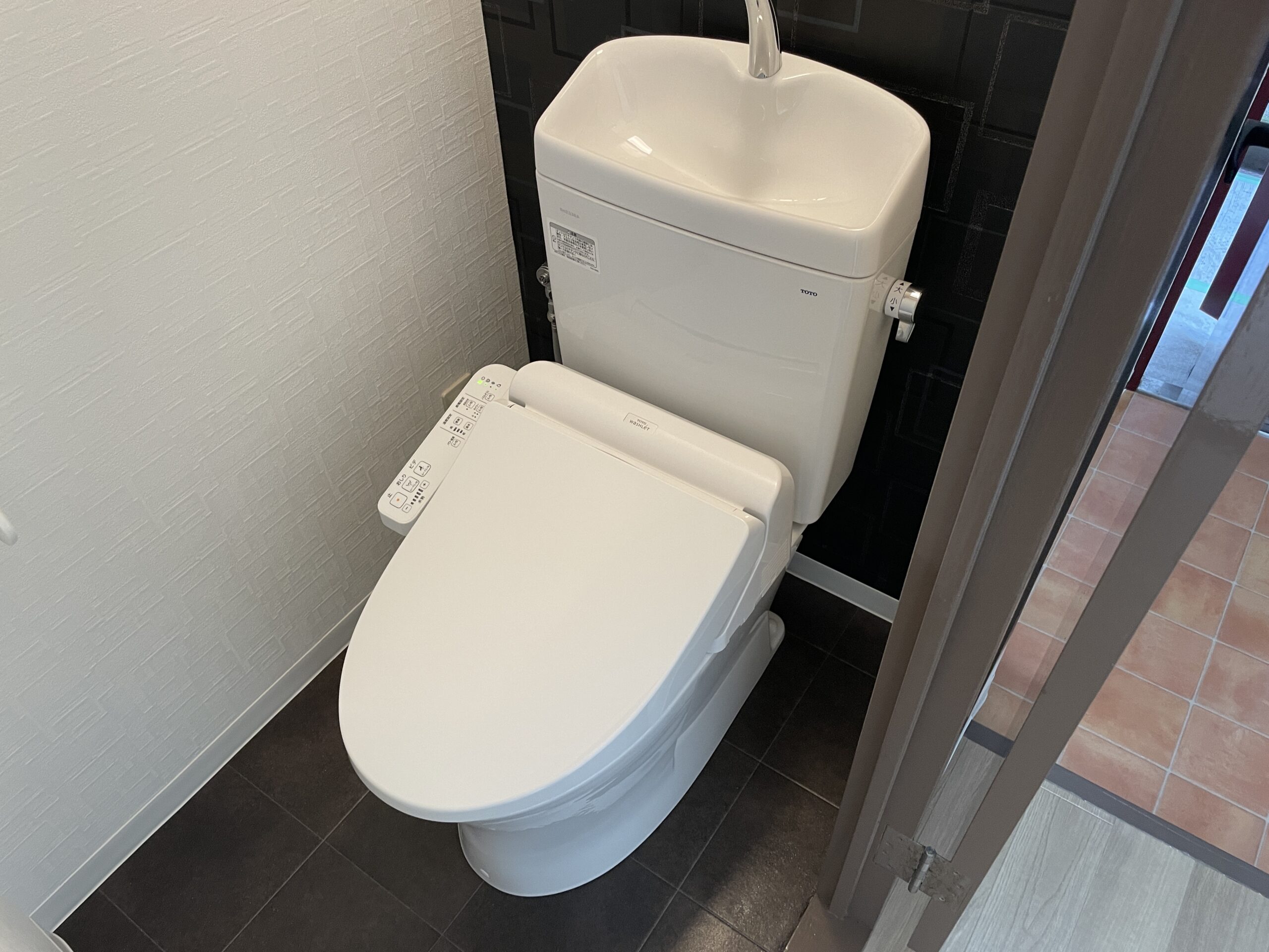大阪市浪速区　マンションのトイレ取替リフォーム工事　TOTO